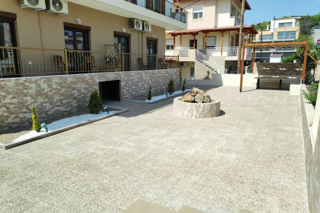 Theasis 4 Luxury Studio With Sea View 네오스마르마라스 외부 사진
