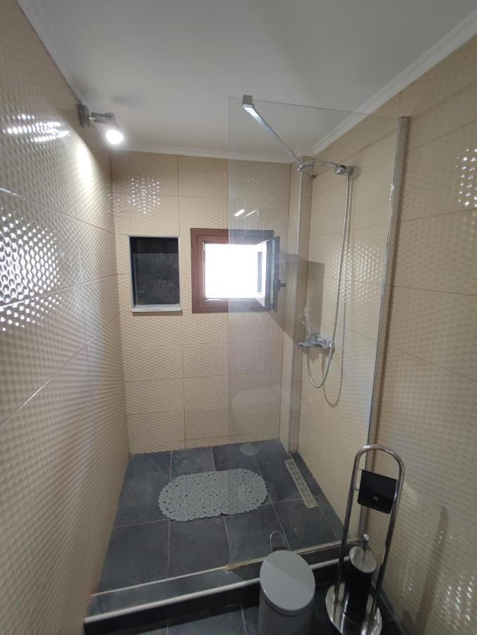 Theasis 4 Luxury Studio With Sea View 네오스마르마라스 외부 사진