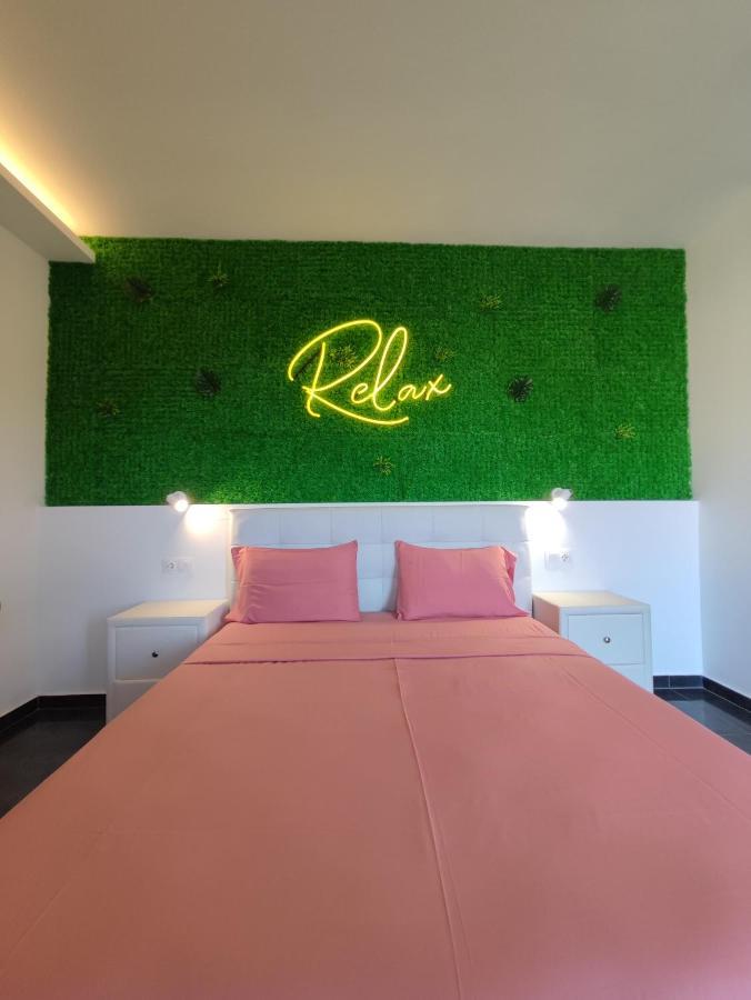 Theasis 4 Luxury Studio With Sea View 네오스마르마라스 외부 사진