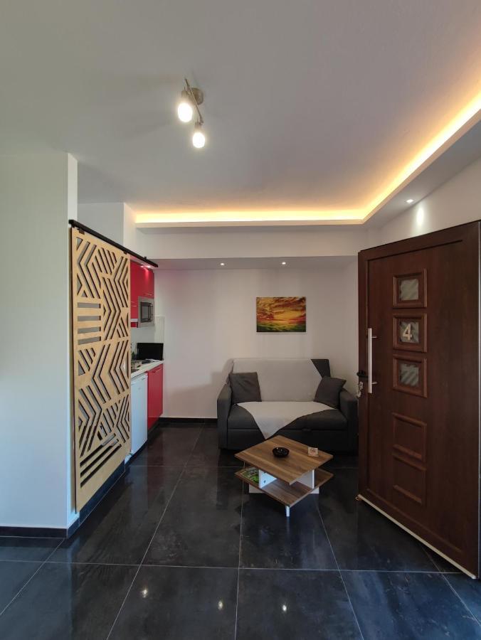 Theasis 4 Luxury Studio With Sea View 네오스마르마라스 외부 사진