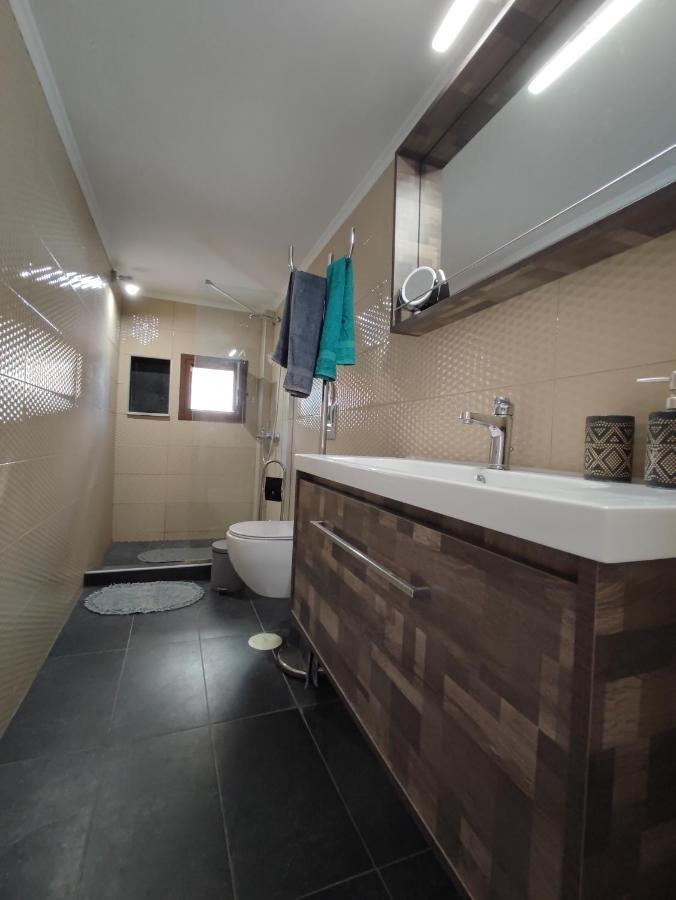 Theasis 4 Luxury Studio With Sea View 네오스마르마라스 외부 사진