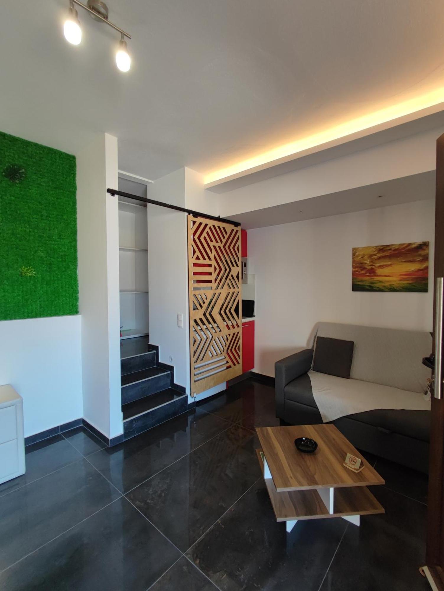 Theasis 4 Luxury Studio With Sea View 네오스마르마라스 외부 사진